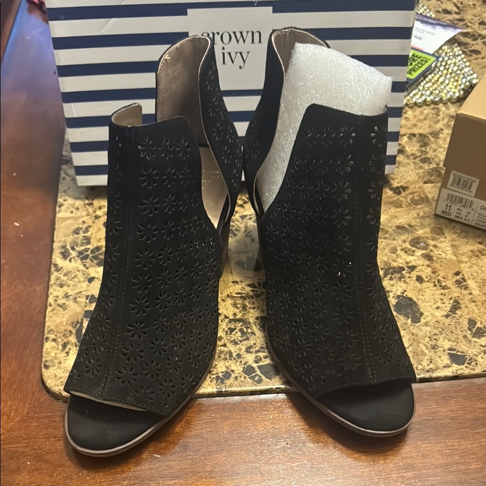 Crown & Ivy Black Floral Cutout Heeled Boots